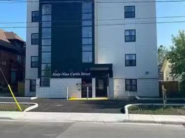 St Thomas, Ontario - Lift, Air conditioning