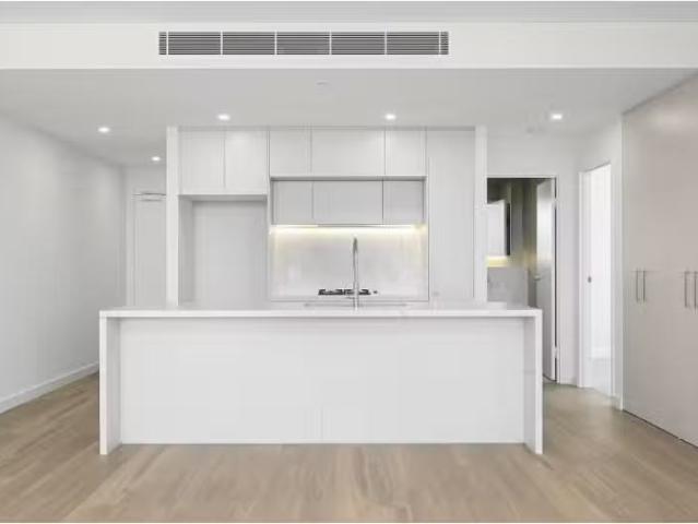 Deal! 2 BR 206/10B Premiership Close, Penrith Apartment for re.