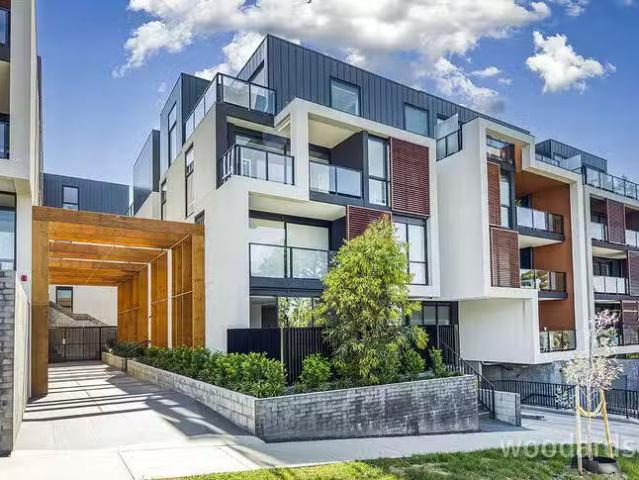 Charming 2 BR 209/1 Sergeant Street, Blackburn, VIC 3130