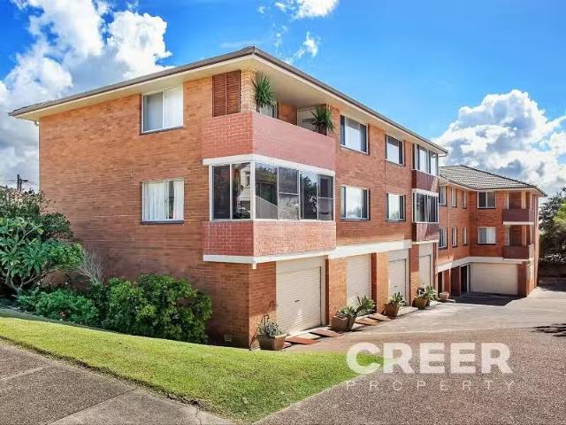 Just in! 2 BR 2/10 12 Helen Street, Merewether Apartment for r.