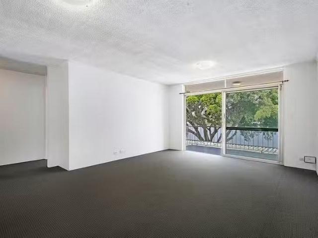 For Rent! 2 BR 2/10 Carlow Street, West End, QLD 4101