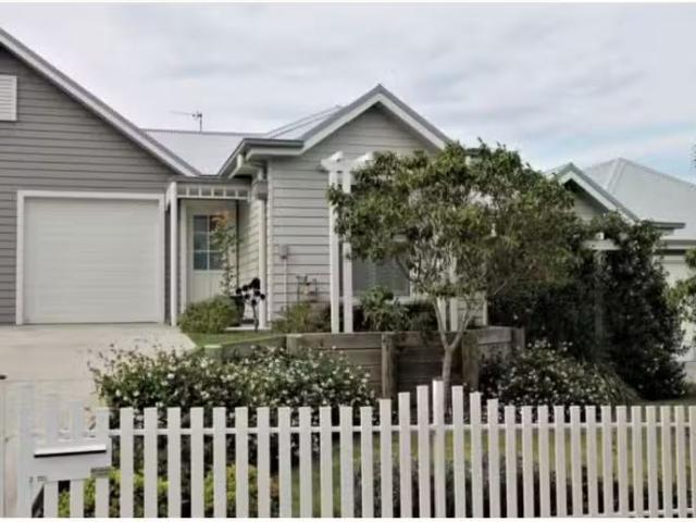 New 2 BR 2/115 Christo Road, Waratah House for rent Listed by.