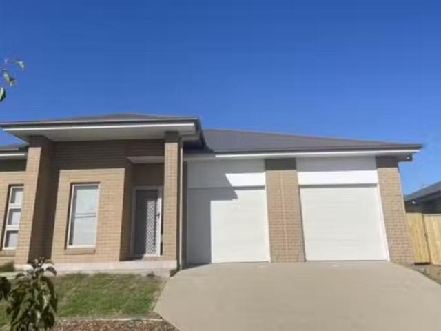 For Rent! 2 BR 2/12 Guy Close, Greta Townhouse for rent Liste.