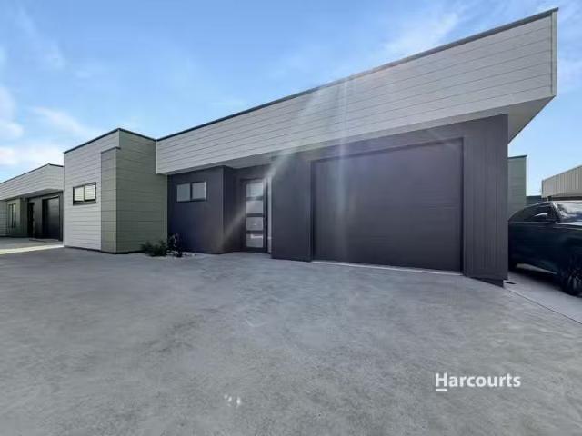 Charming 2 BR 2/18 Hugo Court, ULVERSTONE, TAS 7315 House fo.