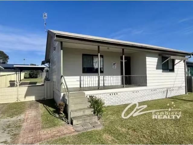 Deal! 2 BR 21 The Park Drive, Sanctuary Point House for rent.
