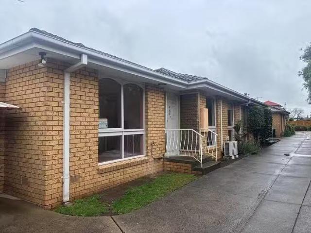 Nice 2 BR 2/23 Storey Road, Reservoir, VIC 3073