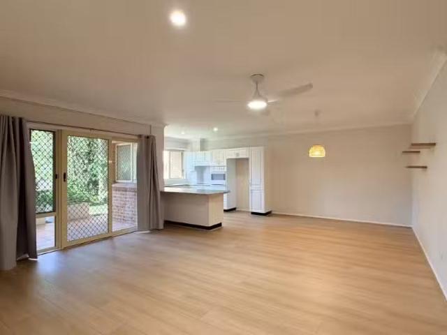 Cozy 2 BR 22/117 John Whiteway Dr, Gosford Apartment for rent.