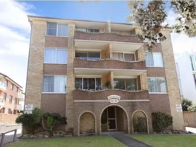 Charming 2 BR 22/53 55 O'Brien Street, Bondi Beach Apartment.