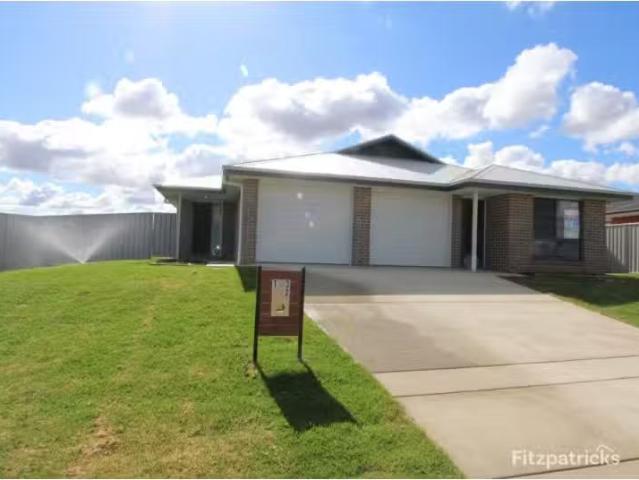 Cozy 2 BR 2/32 Turramia Crescent, Gobbagombalin Apartment for.