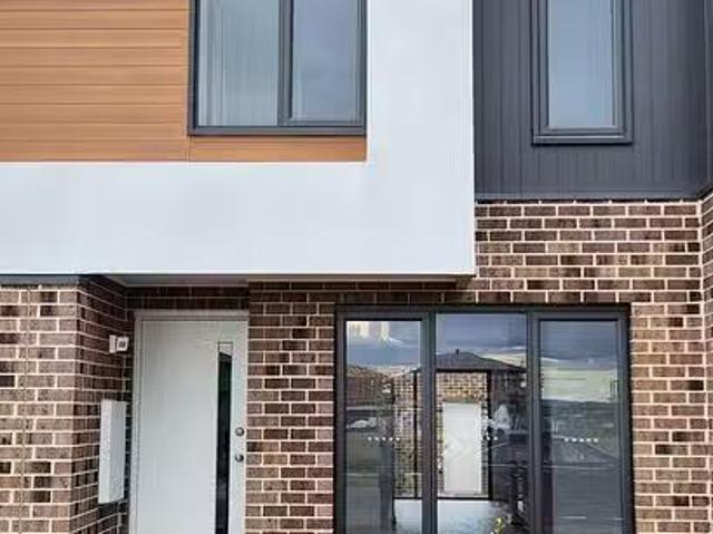 Nice 2 BR 232 Carnival Boulevard, Berwick, VIC 3806