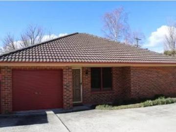 Charming 2 BR 2/353 Rankin Street, Bathurst Apartment for rent.