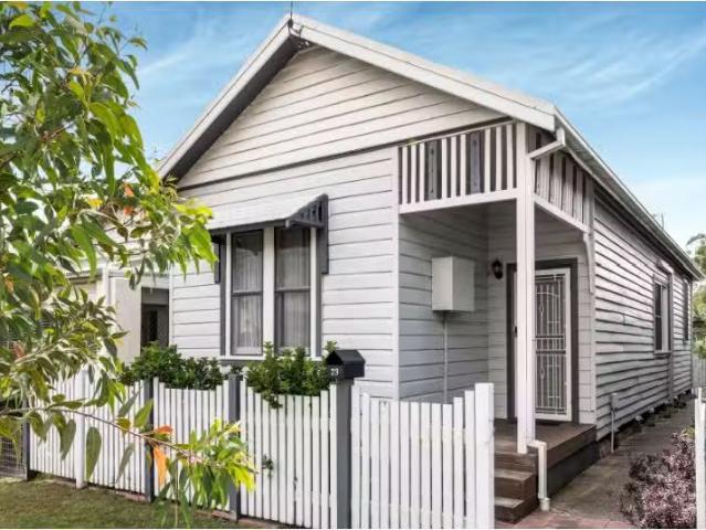 Charming 2 BR 23 Holt Street, MAYFIELD EAST House for rent Li.