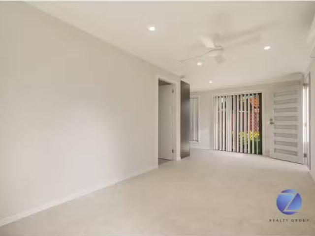 Deal! 2 BR 23a Pademelon Avenue, St Helens Park House for rent.