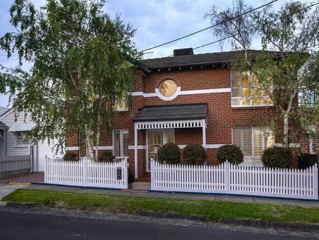 For Rent! 2 BR 2B King Street, Essendon, VIC 3040