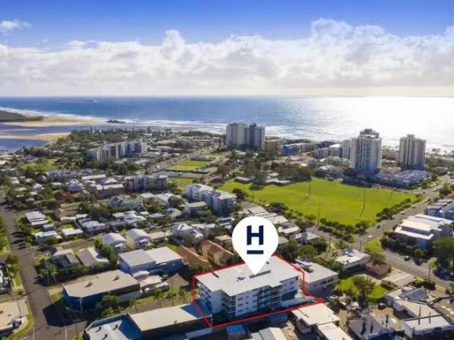 Just in! 2 BR 3/57 Kingsford Smith Parade, MAROOCHYDORE, QLD 4.