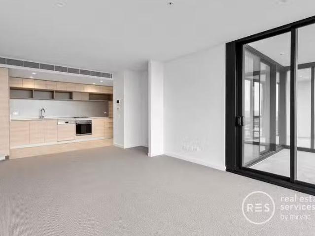 Just in! 2 BR 3804/103 South Wharf Drive, Docklands, VIC 3008