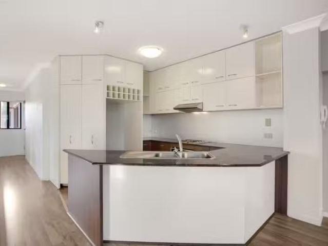 Charming 2 BR 38/2 4 Geraldton Drive, Varsity Lakes, QLD 4227.