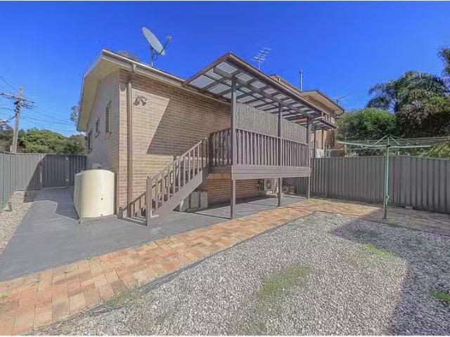 New 2 BR 38a Marlene Crescent, GREENACRE Apartment for rent L.