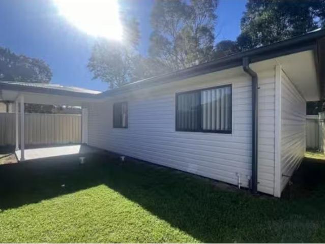 Just in! 2 BR 39a Shackleton Avenue, Tregear House for rent L.