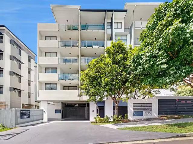 Deal! 2 BR 301/35 Gallway Street, WINDSOR, QLD 4030 Apartmen.