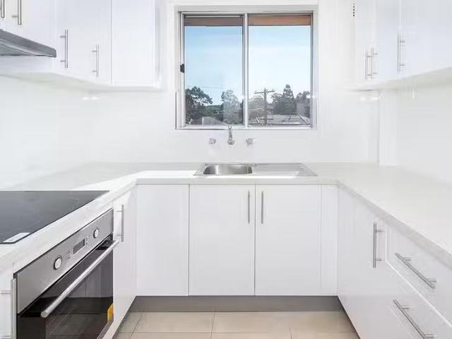 Unique 2 BR 3/10 Meriton Street, Gladesville, NSW 2111