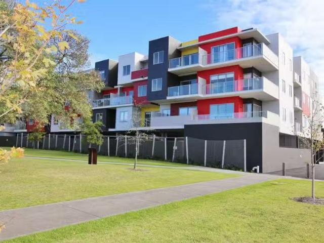 Cheap 2 BR 313/51 53 Buckley Street, NOBLE PARK, VIC 3174 Ap.
