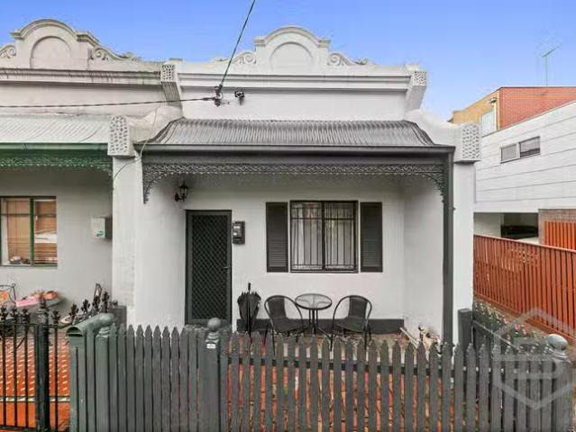 Deal! 2 BR 317 Young Street, Fitzroy, VIC 3065