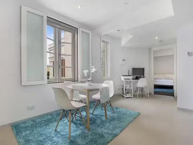 Nice 2 BR 315/9 Commercial Road, Melbourne, VIC 3004