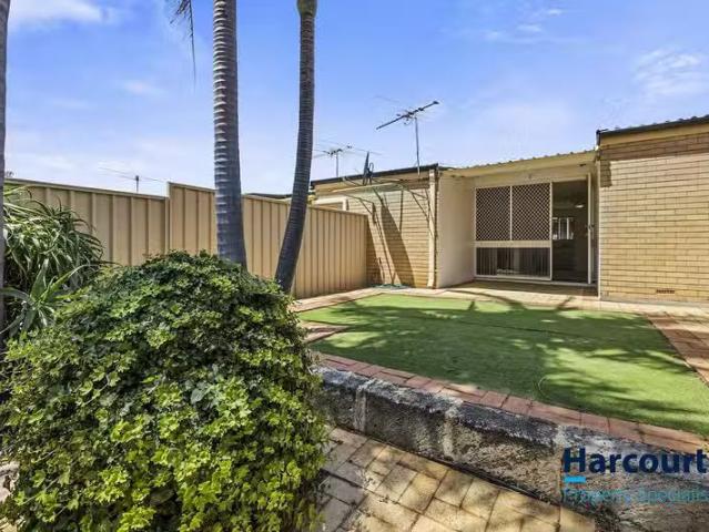 Just in! 2 BR 3/24 Hastings Street, SCARBOROUGH, WA 6019 Hou.