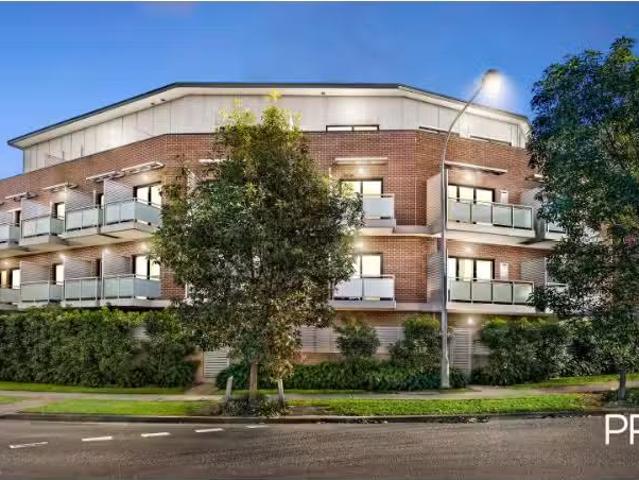 For Rent! 2 BR 3/2 Glenmore Ridge Dr, Glenmore Park House for.