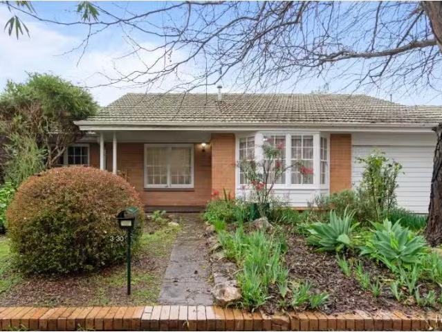 For Rent! 2 BR 3/30 Cleland Avenue, DULWICH House for rent Li.