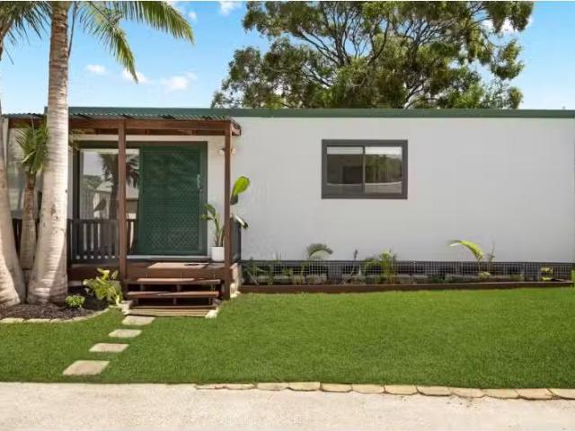 Just in! 2 BR 3A Shepherd Street, Lalor Park House for rent L.