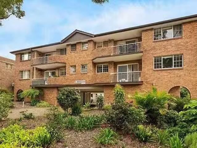 Nice 2 BR 4/49 Banksia Road, Caringbah, NSW 2229
