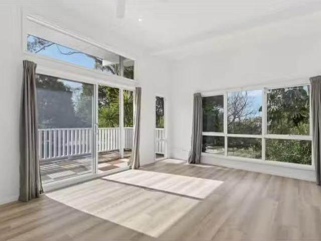 Nice 2 BR 44A Koorangi Avenue, Elanora Heights Townhouse for r.