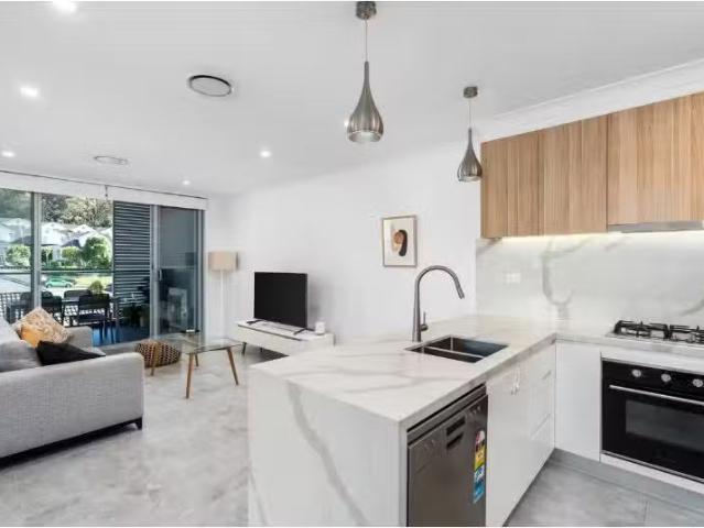 Nice 2 BR 401/10 Fielder Street, West Gosford Apartment for re.