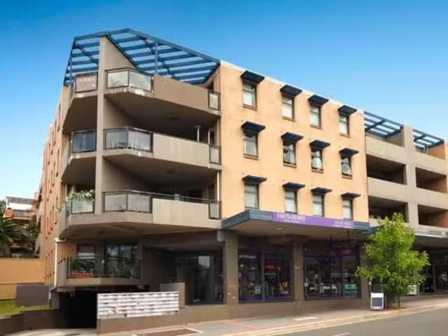 Charming 2 BR 409/296 Kingsway, Caringbah, NSW 2229