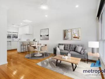 Charming 2 BR 4/11 St Kinnord Street, Aberfeldie, VIC 3040