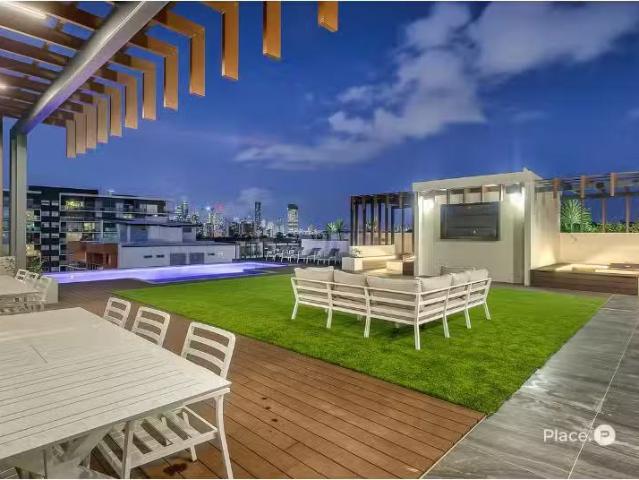 Just in! 2 BR 412/77 Victoria Street, West End Apartment for r.