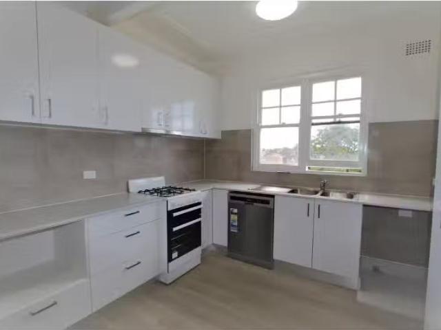 Cozy 2 BR 4/141 Victoria Road, Gladesville Apartment for rent.