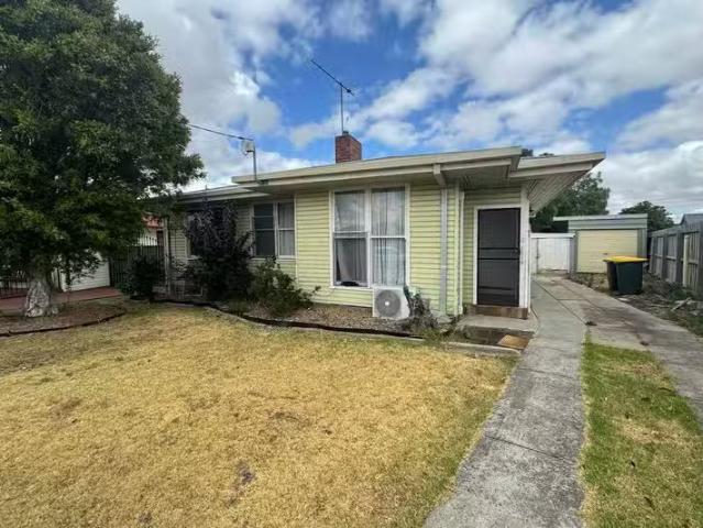 Rental! 2 BR 41 Waitara Grove, Norlane, VIC 3214 House for R.