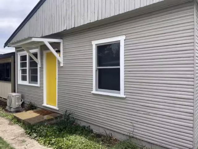 Nice 2 BR 4/32 Albert Street, COOMA Apartment for rent Listed.