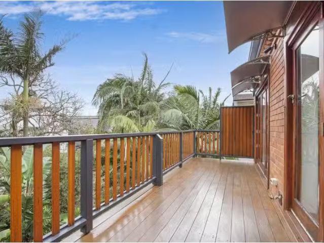 Nice 2 BR 4/32 Eastern Avenue, Dover Heights Apartment for ren.