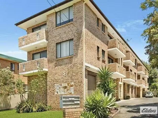 Cheap 2 BR 5/5 Underwood Street, Corrimal, NSW 2518