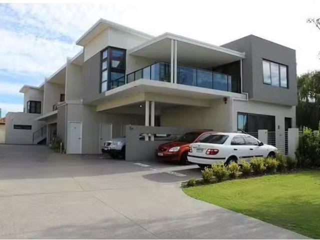 Just in! 2 BR 5/17 Elanora Street, Joondanna, WA 6060