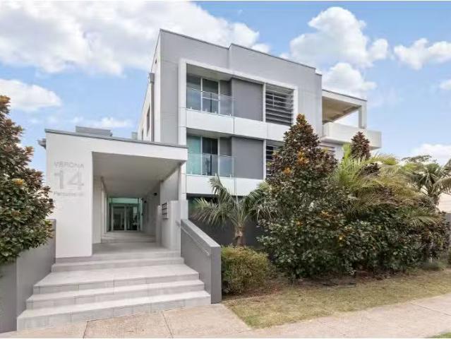 Cozy 2 BR 5/14 Farquhar Street, The Junction Apartment for ren.