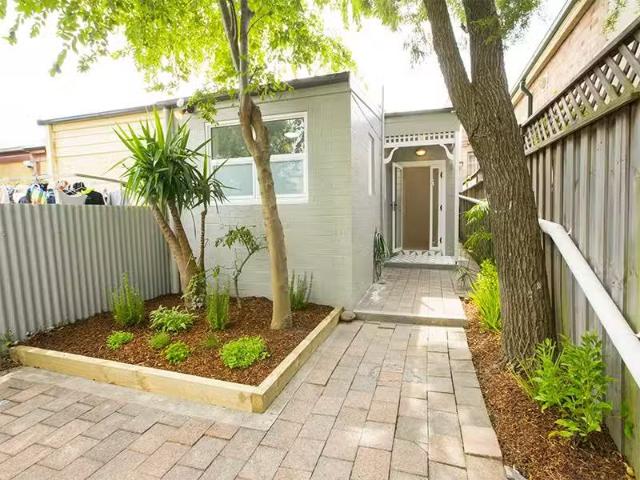 Cozy 2 BR 66 partson St, NEWTOWN House for rent Listed by Zey.