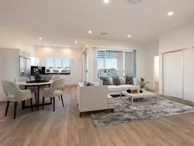 Deal! 2 BR 609/81 Sutton Street, Redcliffe, QLD 4020