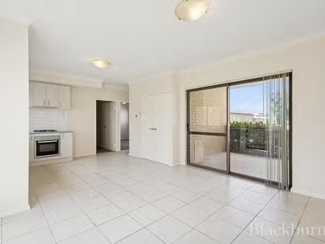 For Rent! 2 BR 6/11 Redcliffe Street, East Cannington, WA 6107