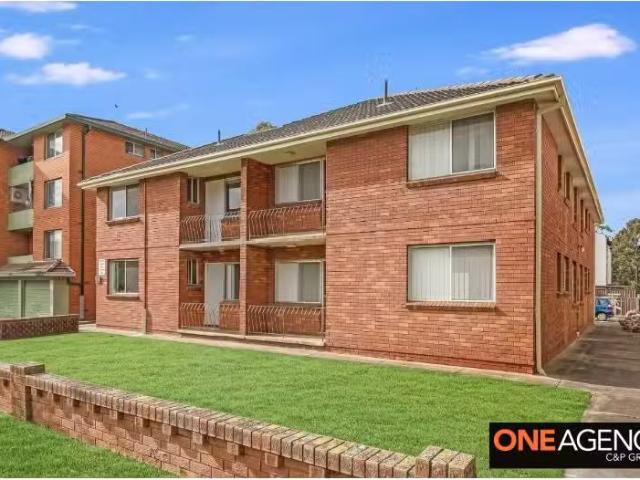 Unique 2 BR 6/14 Drummond St, WARWICK FARM Apartment for rent.