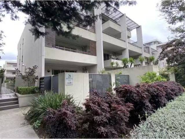 Just in! 2 BR 6/21 Brisbane Avenue, Barton Apartment for rent.